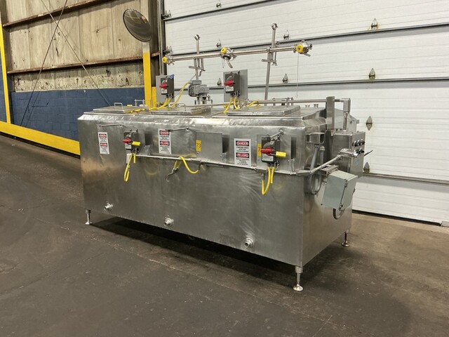750 gallon Stainless Steel, (3) 250 gallon compartment mixing tank, 230/460 V. - Image 3