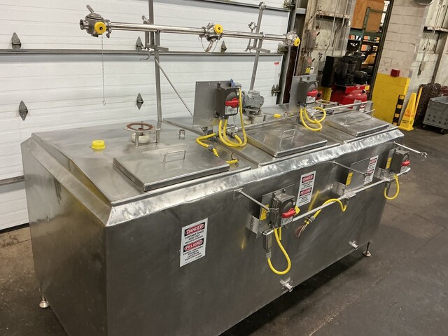 750 gallon Stainless Steel, (3) 250 gallon compartment mixing tank, 230/460 V. - Image 4