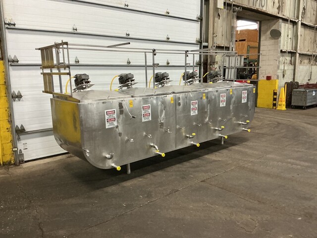 750 gallon Stainless steel, (5) compartment mixing tank, (5) motors, 1/2 HP, 230/460 V. - Image 2