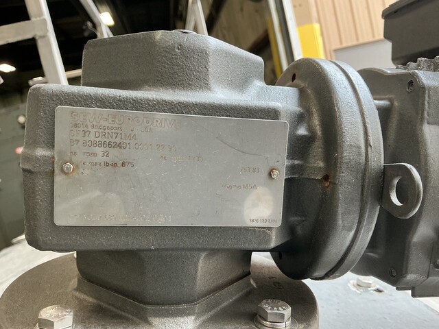 750 gallon Stainless steel, (5) compartment mixing tank, (5) motors, 1/2 HP, 230/460 V. - Image 5