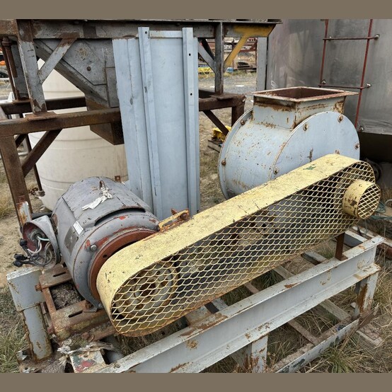 Knife style Cutler-Hammer mill, 24" diameter, 12" x 13.5" feed opening - Image 1
