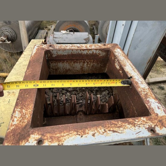 Knife style Cutler-Hammer mill, 24" diameter, 12" x 13.5" feed opening - Image 6