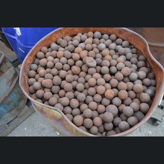 Steel grinding balls, 1-3/4" - Image 2