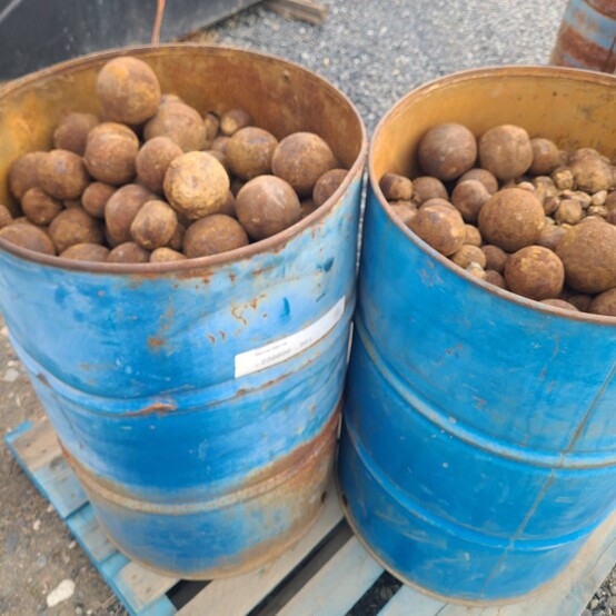 Grinding Media - Grinding Balls, 2"-4" diameter, 6 barrels - Image 4