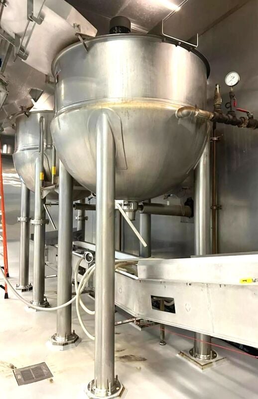 600 gallon Lee #600D5S, jacketd mix kettle, sweep / scrape agitation, 90 psi @ 332°F, 7.5 HP, 230/460 V. - Image 2