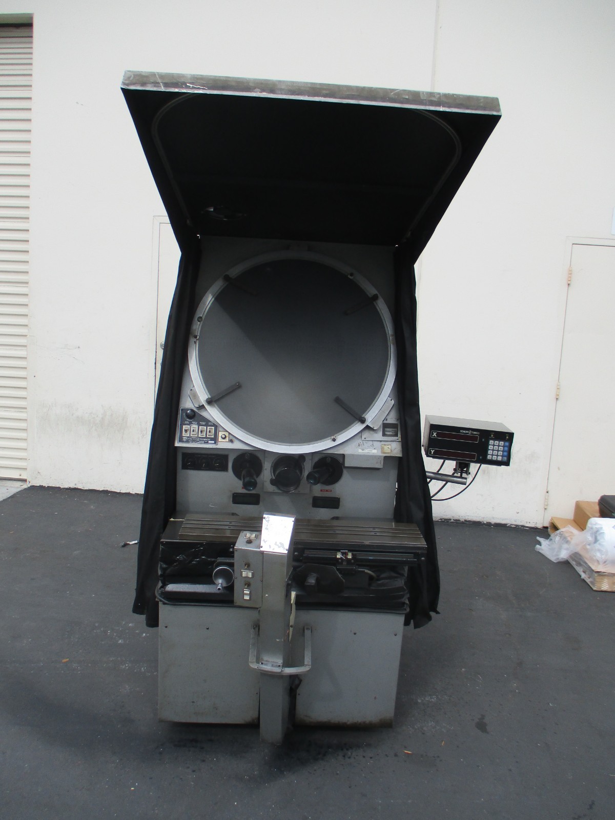 30" Scherr-Tumico #22-2500, CNC optical comparator, 500 lb. max work load, 6" focal plane - Image 2