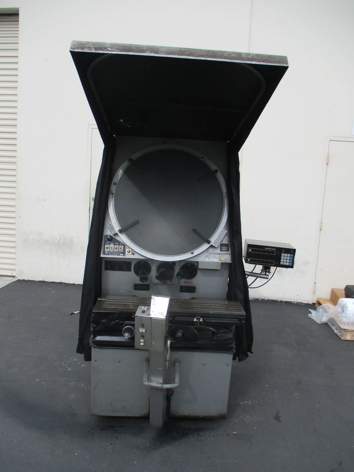 30" Scherr-Tumico #22-2500, CNC optical comparator, 500 lb. max work load, 6" focal plane - Image 2