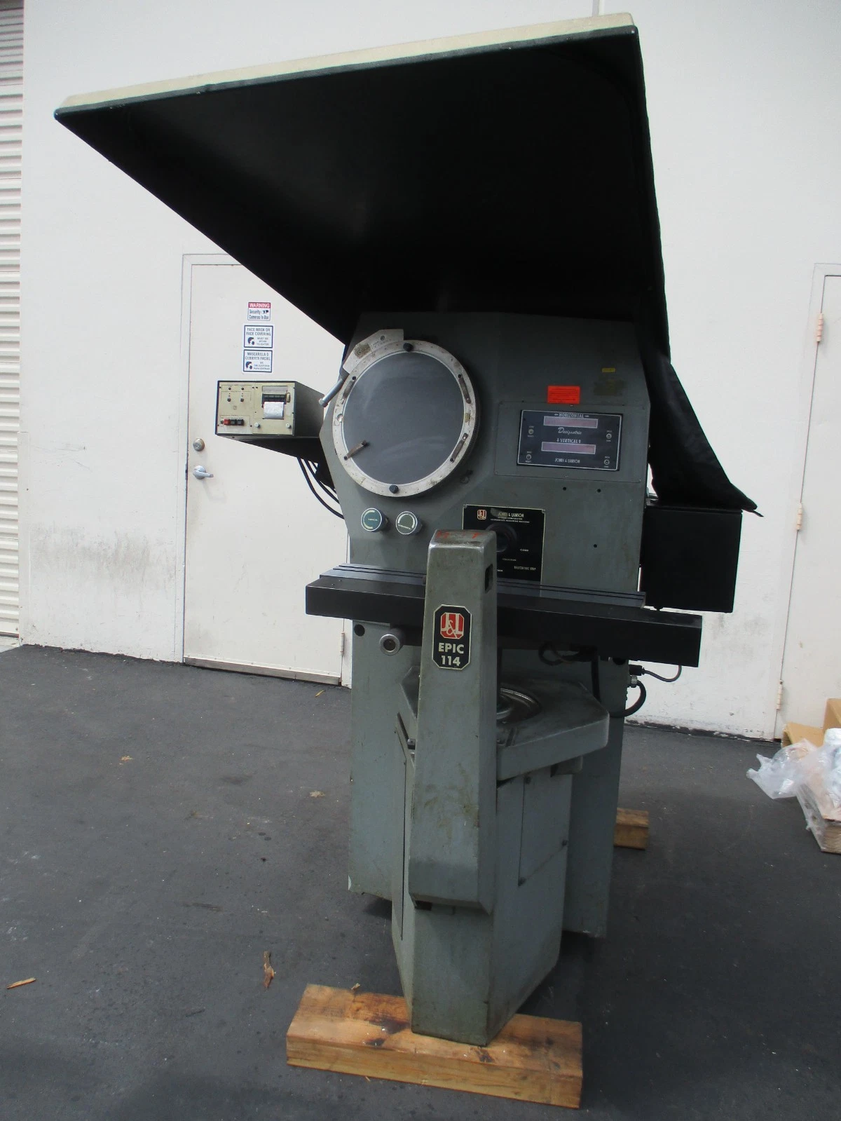 16" Jones and Lampson, optical comparator, surface & profile illumination - Image 1