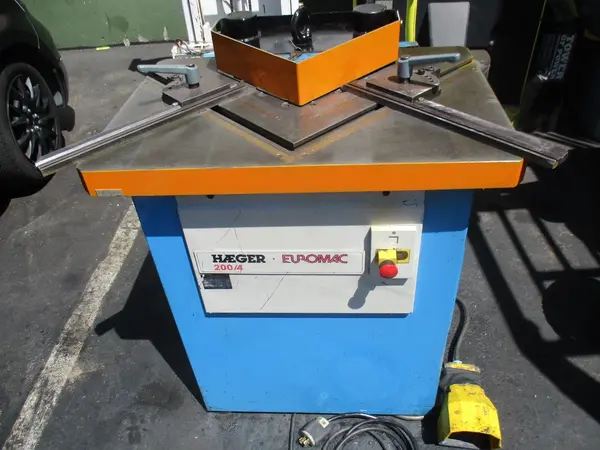3/16" x 7" x 7" Euromac Haeger #200/4, hydraulic corner notcher, automatic hold-down - Image 3