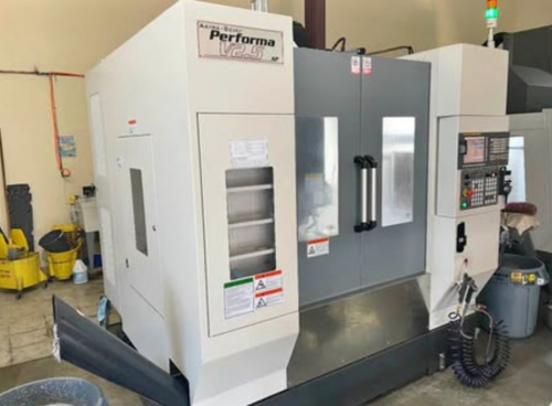 Akira-Seiki #V2.5, CNC Vertical Machining Center, 3-Axis, 30" X, 17.5" Y, 20.5" Z, 15.8" x 35.8" Table, 20 - Image 1