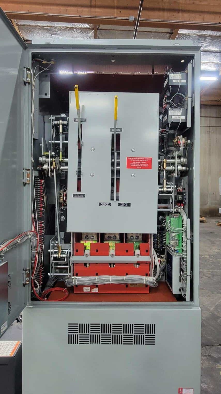 1600 Amp. Russelectric #RTBDNB, automatic transfer switch with ISO bypass, 480 Volts, 2007 - Image 3