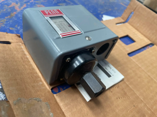 Johnson Controls #P70CA-64C, Pressure Control - Image 2