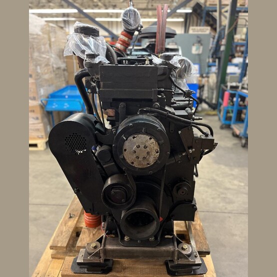 800 HP Cummins #QSK19G4, Diesel Engine, 1500 RPM, Inline 6, 19L, 846 hours, 2012 - Image 2