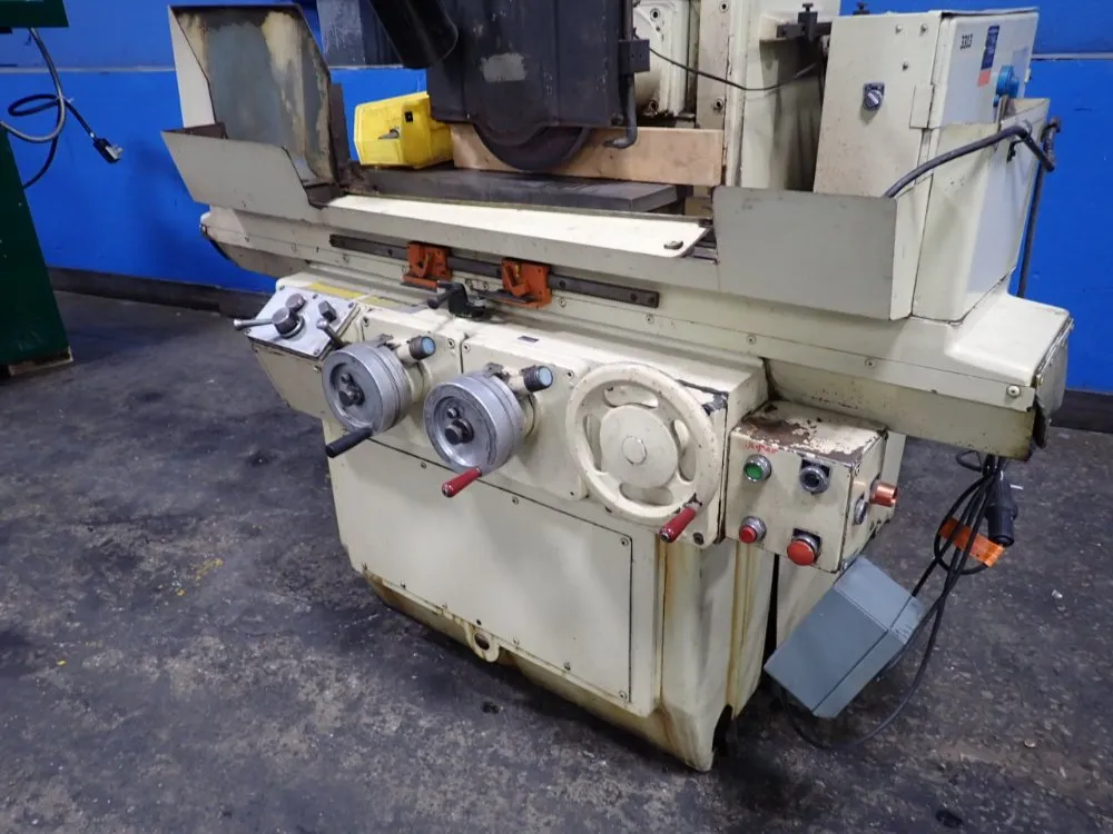 25" x 9" Brown & Sharpe #824-MICROMASTER, Surface Grinder - Image 3