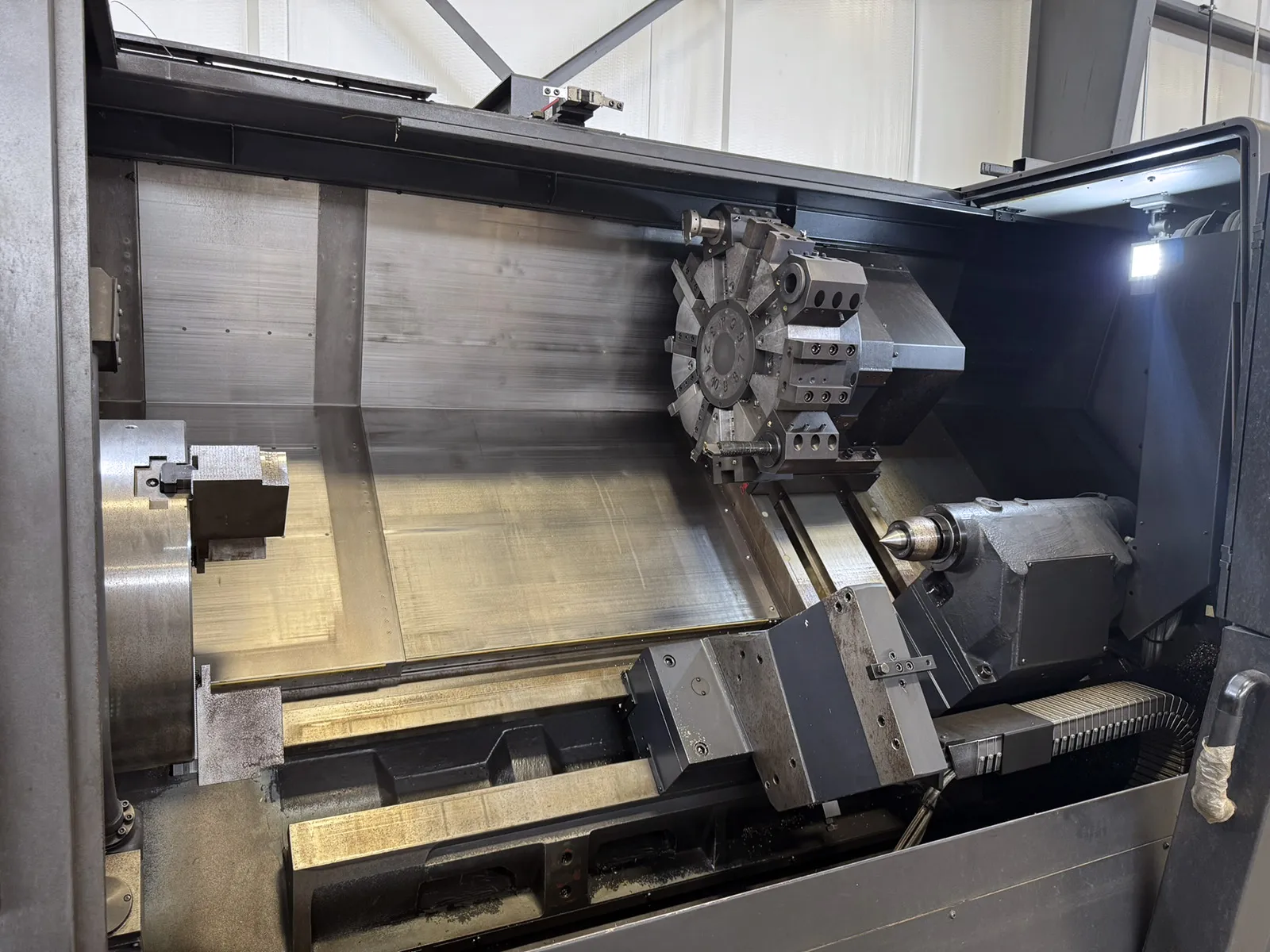 Daewoo Doosan #Puma-5100LB, CNC turning center, 30" swing, 21" chuck, 6" bar, 80" centers, 24" dia., 50 HP - Image 4