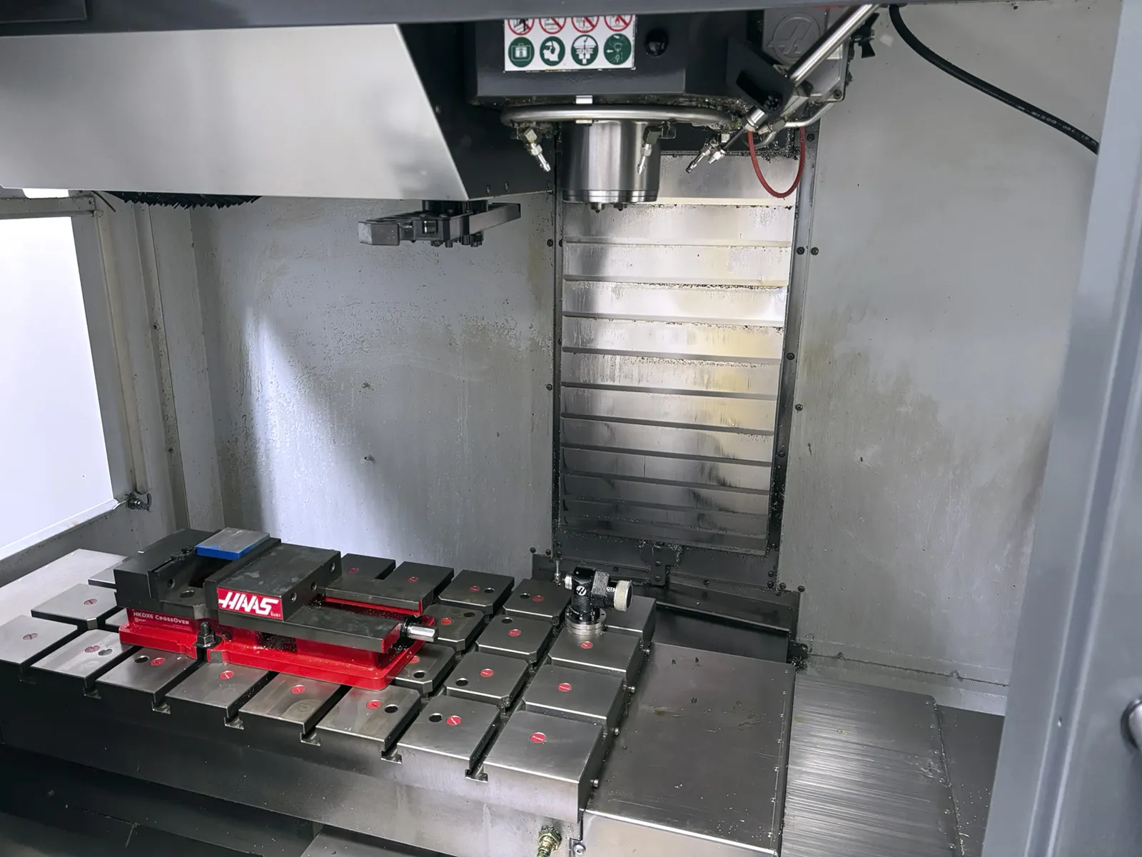 Haas #VM-2, CNC vertical machining center, 30" X, 20" Y, 20" Z, 12000 RPM, 30 HP, #40, 36" x18" table, rotary - Image 2