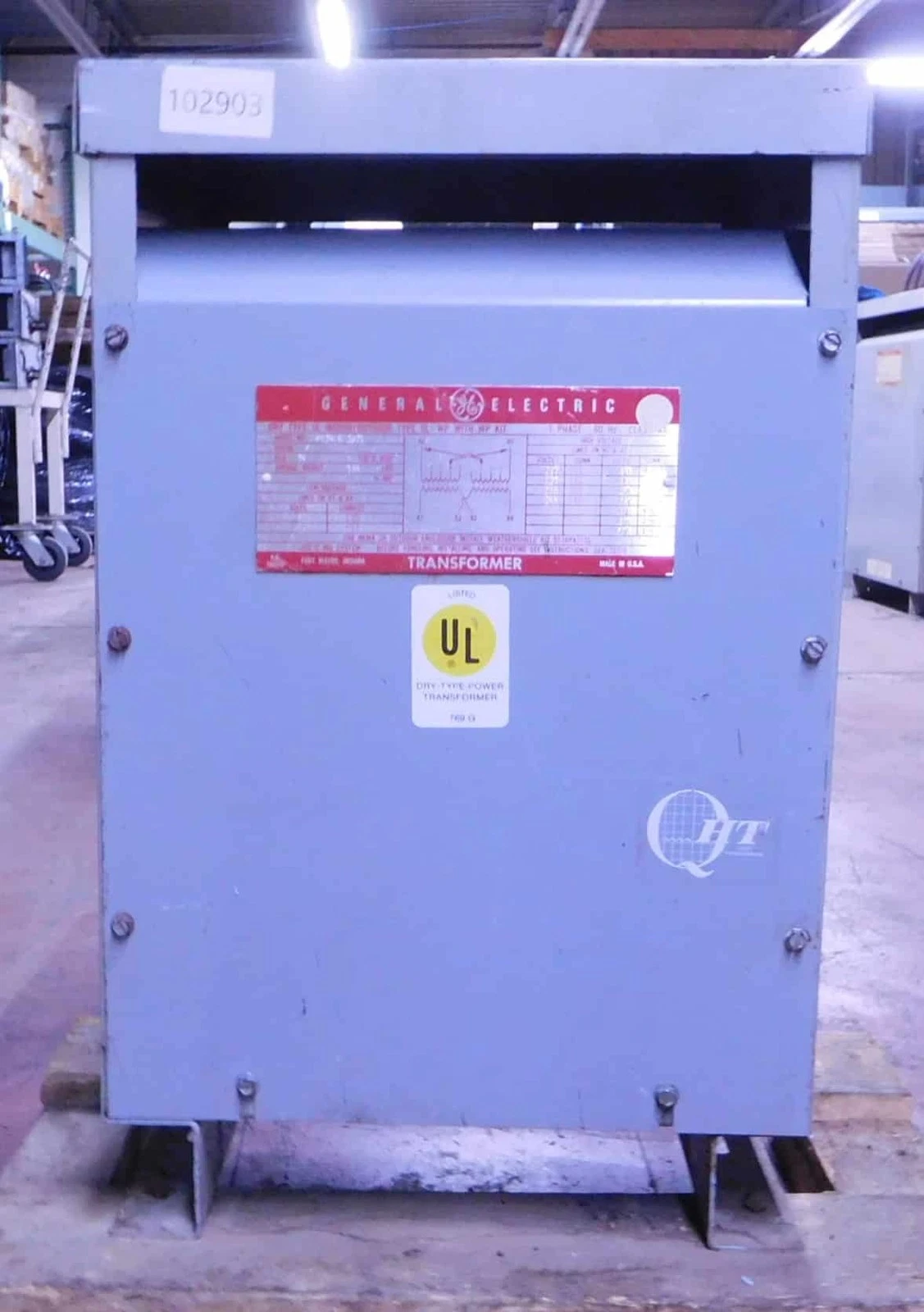 25 KVA 240/480 Primary, 120/240 Secondary, General Electric 9T23B2671, Dry Type Indoor/Outdoor Transformer - Image 1