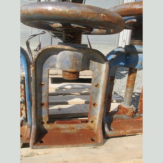 Core Splitter, Pothier, 5" x 2.5" cutting diameter, manual wheel (4 available) - Image 3