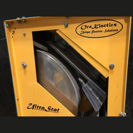 Ore Kinetics #US-LAB-2, Electrostatic Separator, 22" x 8" roll surfaces - Image 2