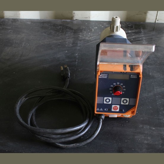 ProMinent #Gamma/4-W1000, Metering Pump, 145 PSI, 100-127 V. - Image 1