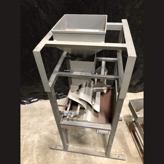 Reading Electrostatic Plate Separator, 16" distributor plate, removable feed hopper - Image 2