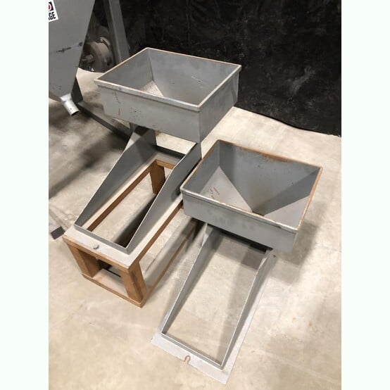 Reading Electrostatic Plate Separator, 16" distributor plate, removable feed hopper - Image 6
