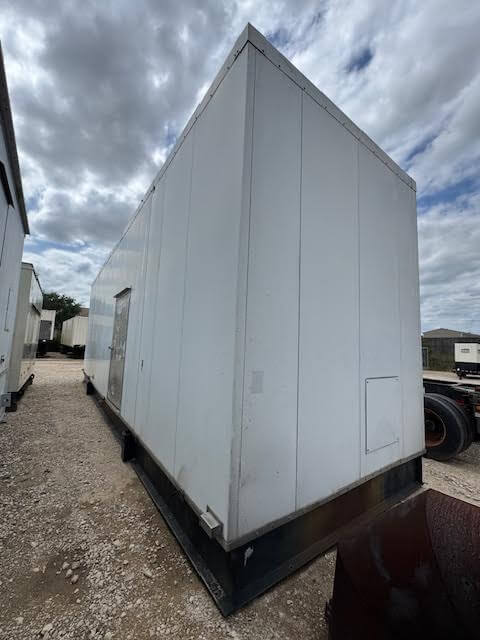 880 KW Cummins #880GFLC, Natural Gas Generator, 1334 HP, sound attenuated enclosure, GTA50-G3 Engine, 2008 - Image 4