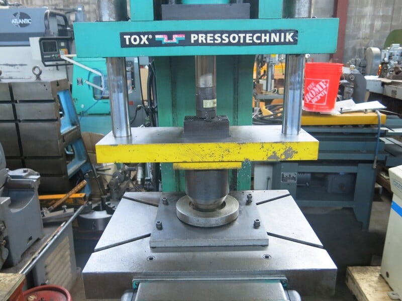 30 Ton, Tox Pressotechnik #PG-30, C-Frame Press, 5.9" stroke, 90 psi, 2007 - Image 7