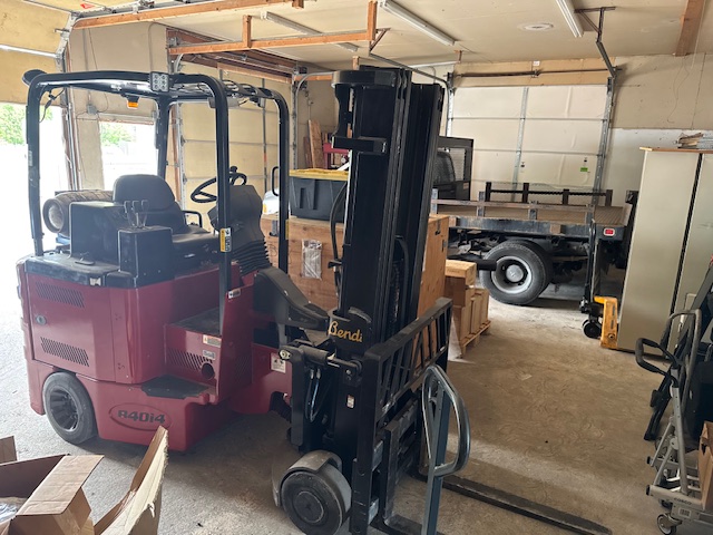 4000 Lb. Bendi #B40/4814180D, Swivel Reach Fork Lift, 198" mast, LPG - Image 1