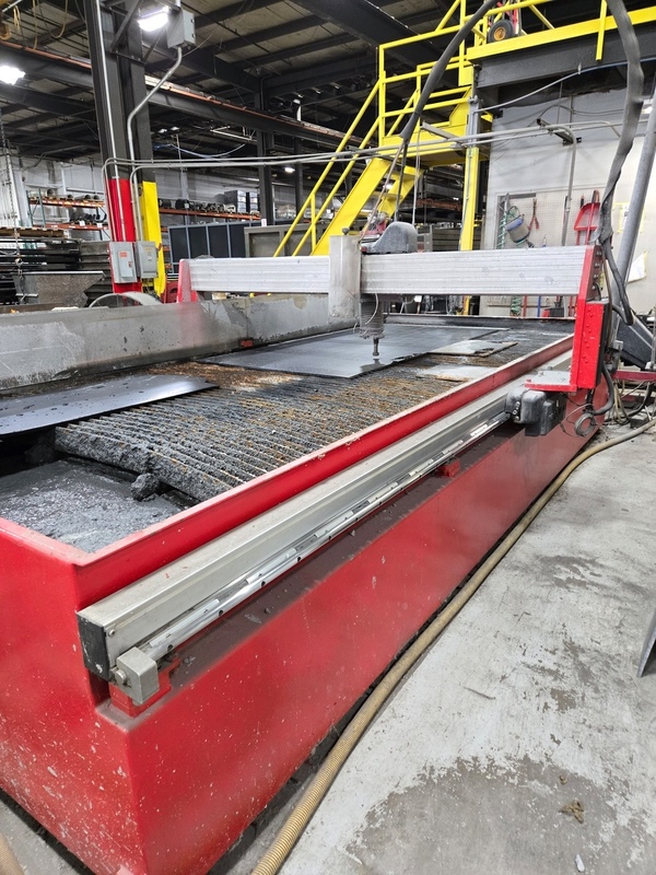 Omax #2040, CNC Waterjet, 16' 1" x7' table, 166" x79" x12" travel, 41.7 FPM, - Image 1