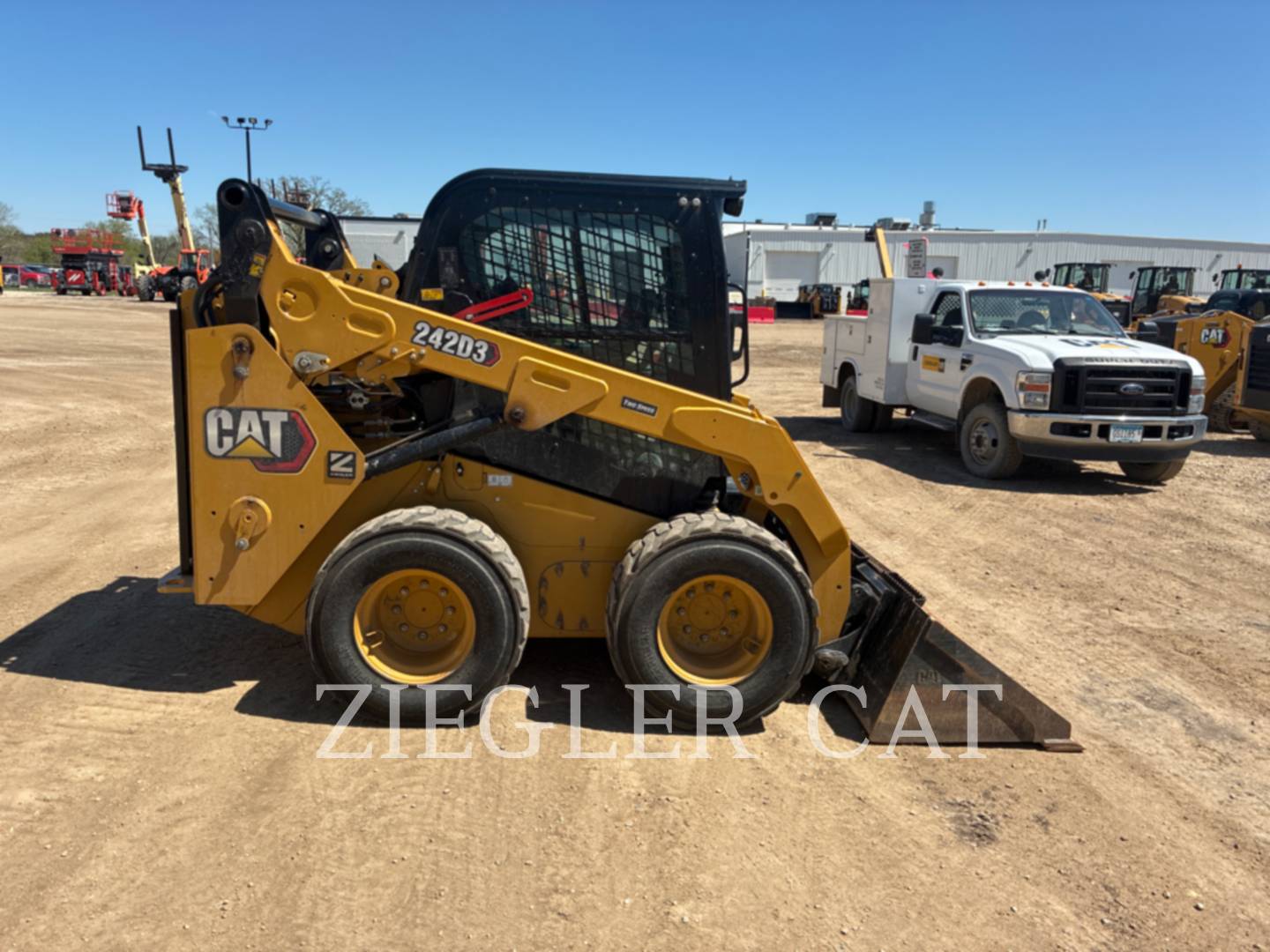 Cat 242D3, Skid Steer Loader, 378 hours, S/N: T8A01066, 2024 - Image 7