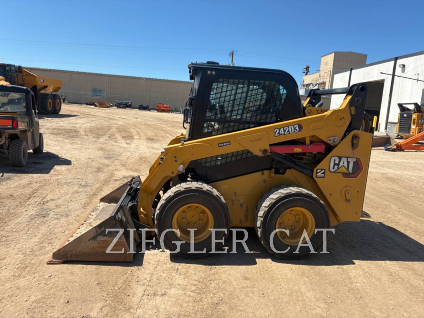 Cat 242D3, Skid Steer Loader, 378 hours, S/N: T8A01066, 2024 - Image 8