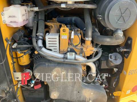 Cat 242D3, Skid Steer Loader, 455 hours, S/N: T8A00695, 2024 - Image 7