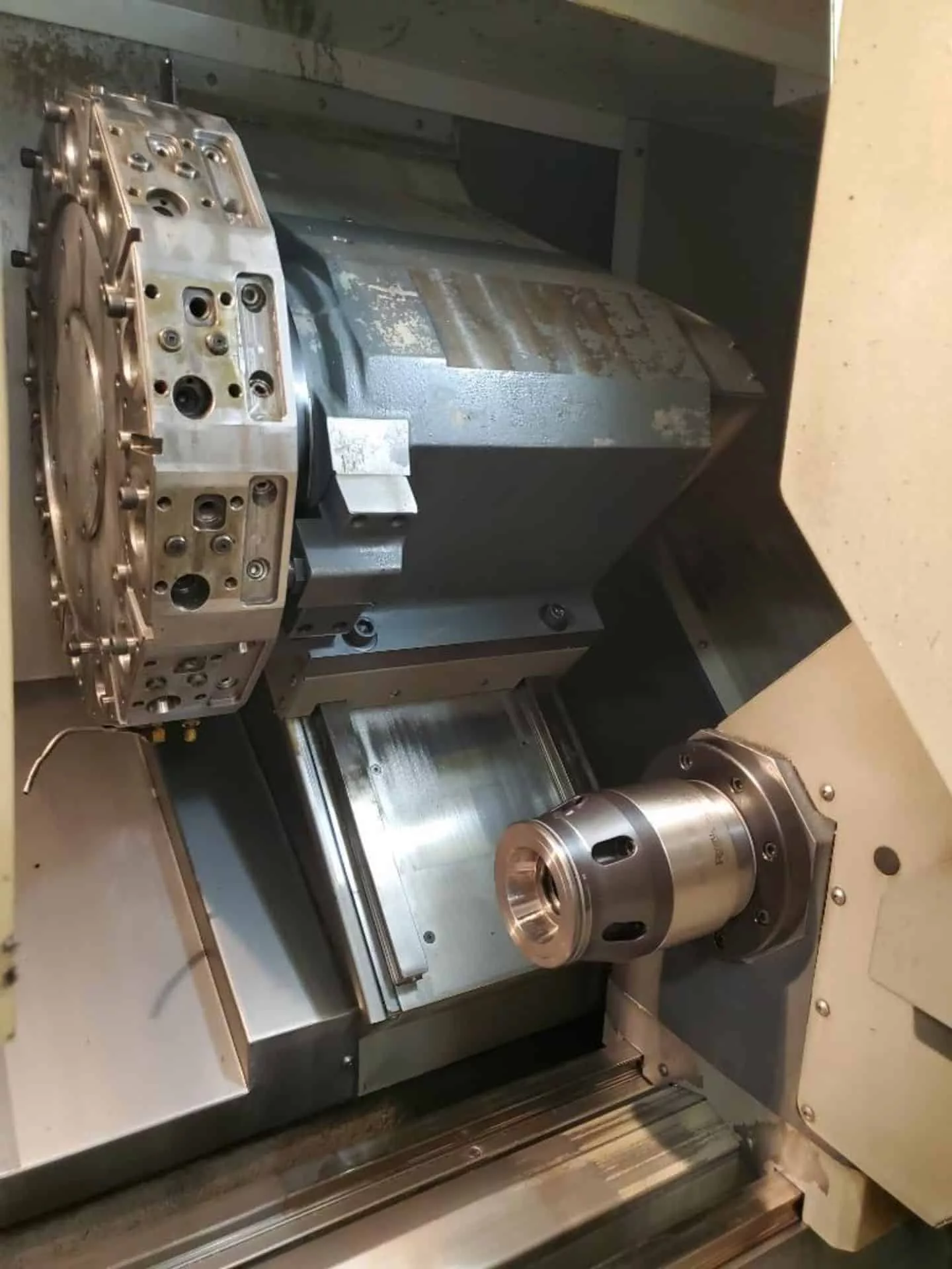 Haas #DS-30SS, CNC Lathe, 37.7" swing, 26" machining length, 16" turning diameter, 10" chuck, 30 HP, 4,800 - Image 2