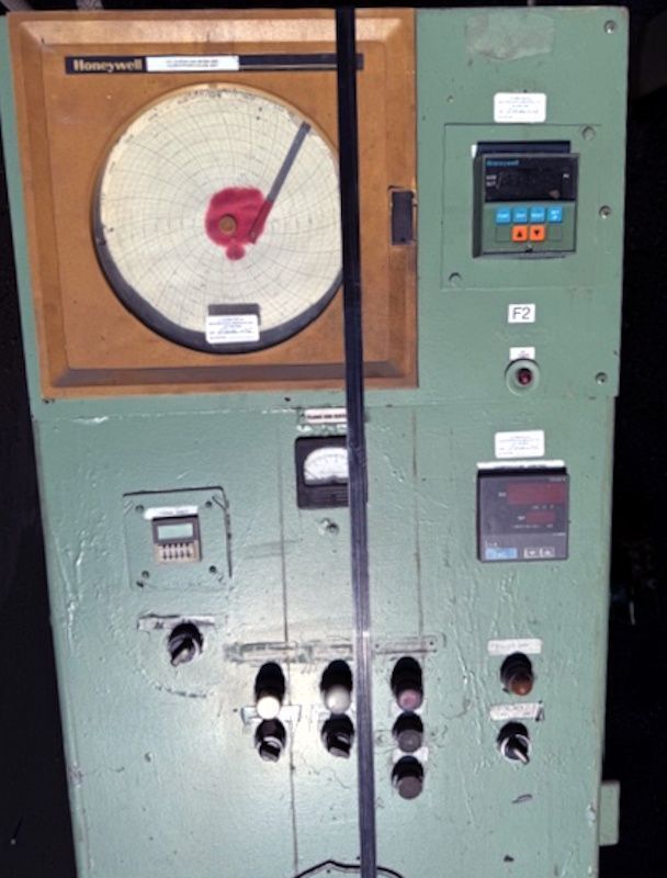30" width x 48" D x 24" H Temper Furnace, 1200&deg;F, 480 V., 3-phase, pneumatically operated with controls - Image 7