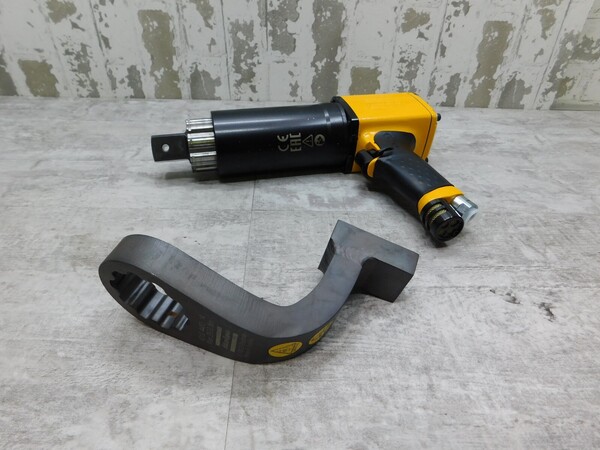 Atlas Copco #RTP2600-HR25, Pneumatic Pistol Nutrunner W/ FRL Stand, 1" Drive - Image 2