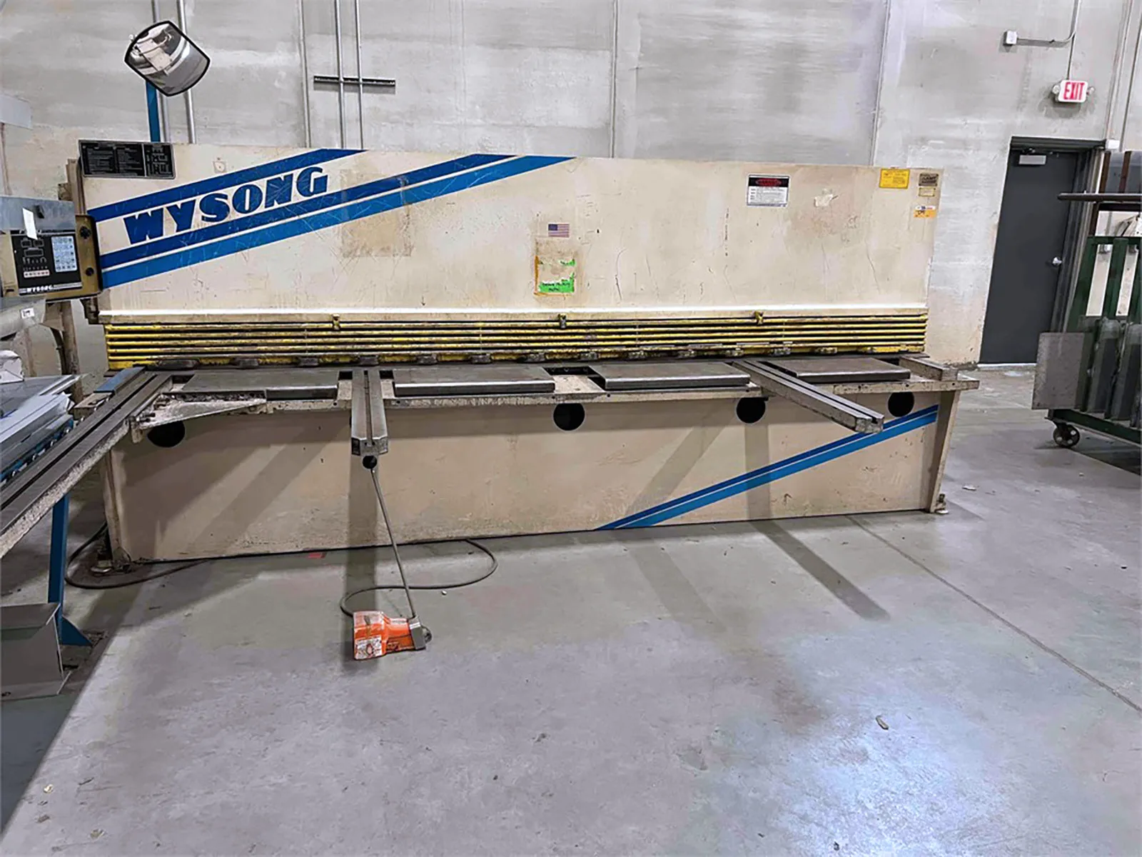 1/4" x 12' Wysong #H-2512, hydraulic shear, 13 SPM, Wysong PC100 control, 1987 - Image 1