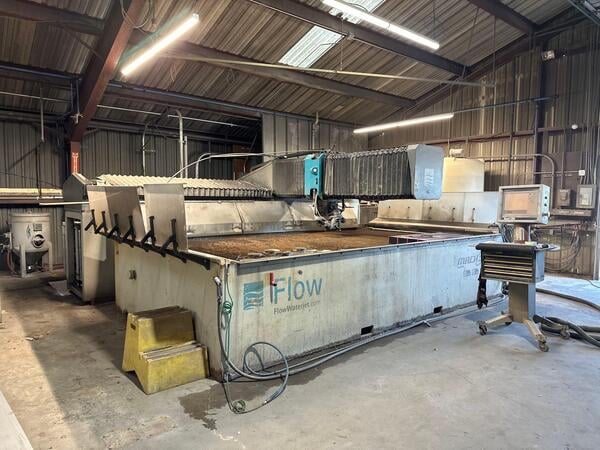 Flow #Mach-3-4020B, Waterjet Cutting System, 87,000 PSI, 6.5' x 13' table, 5-Axis, 2012 - Image 1