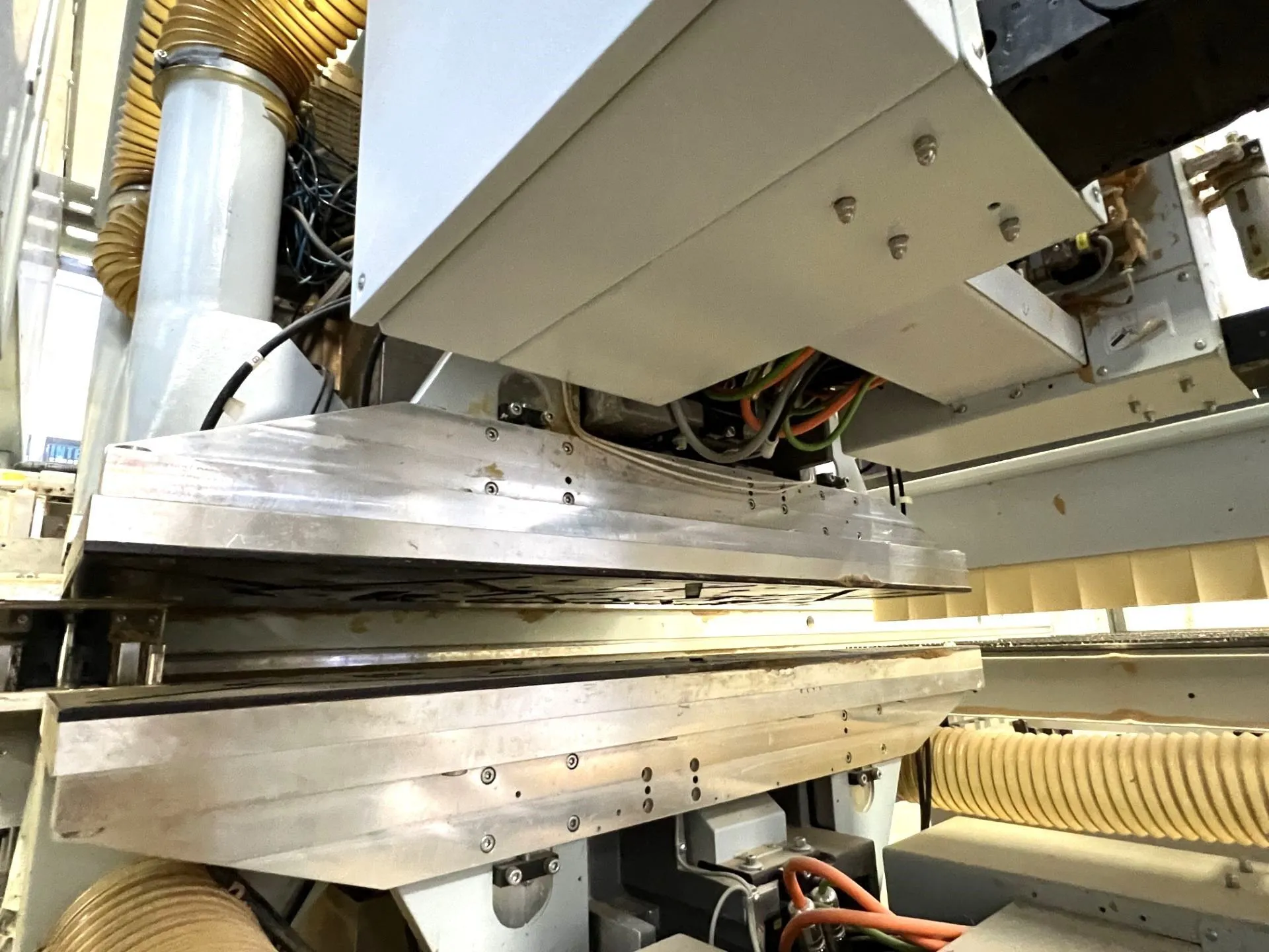 Weeke #BHX-500, CNC Machining Center, 98" X, 39" Y, 7500 RPM, Dual 36-Spindle Boring Blocks, 453 FPM X, 262 - Image 9
