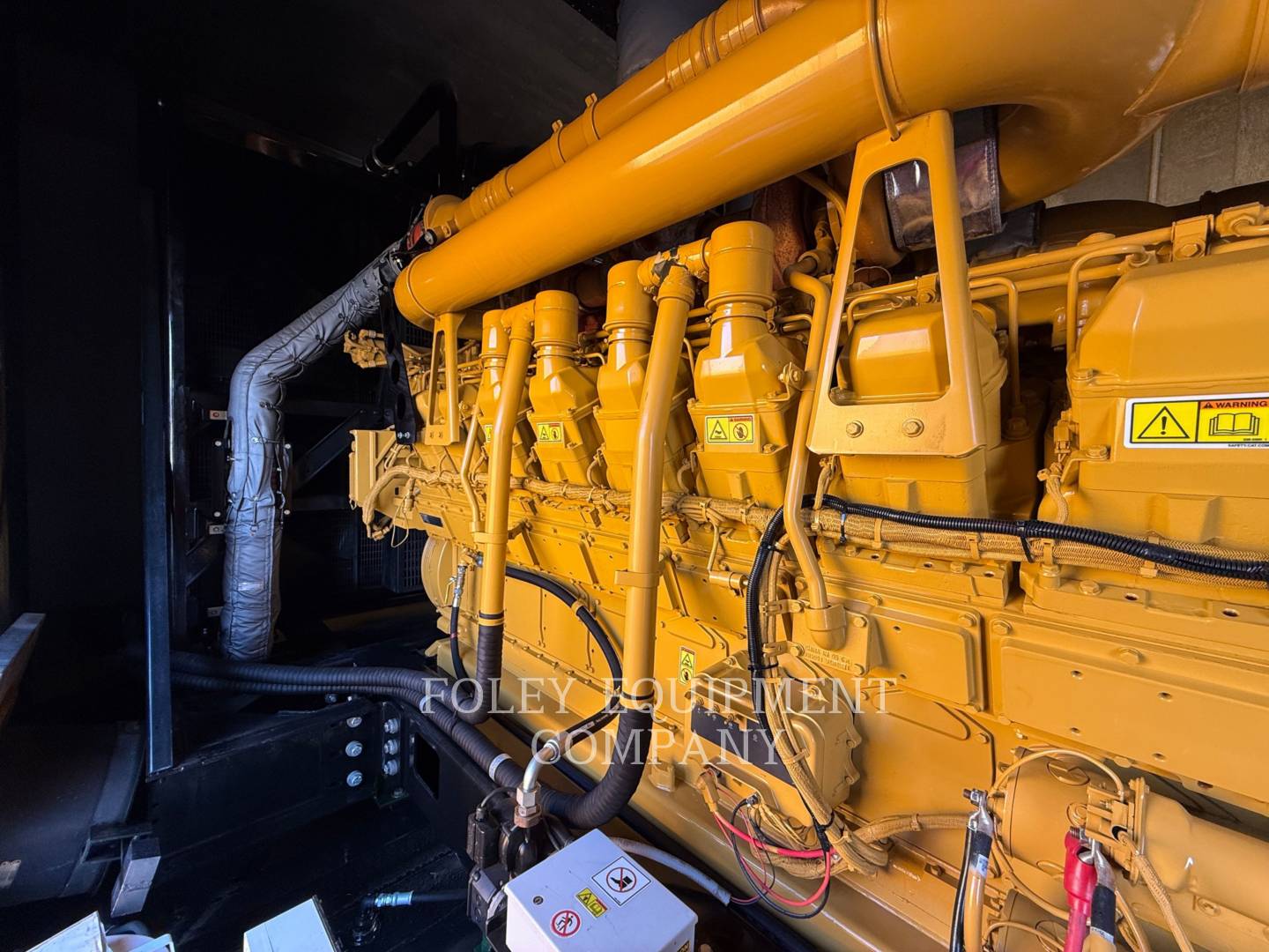 2000 KW Caterpillar #3516C, diesel generator set, sound enclosure w/ fuel base tank, 480 Volts, EMCP4.2 - Image 5