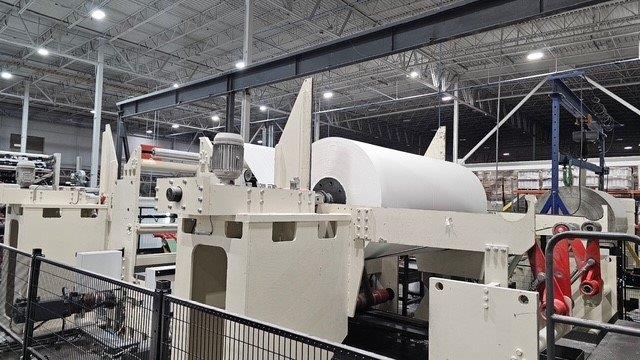 108" Universal Tissue Technology, BRT/KRT rewinding line, 4-lane orbital log saw, 400 MPM, 2016 - Image 8