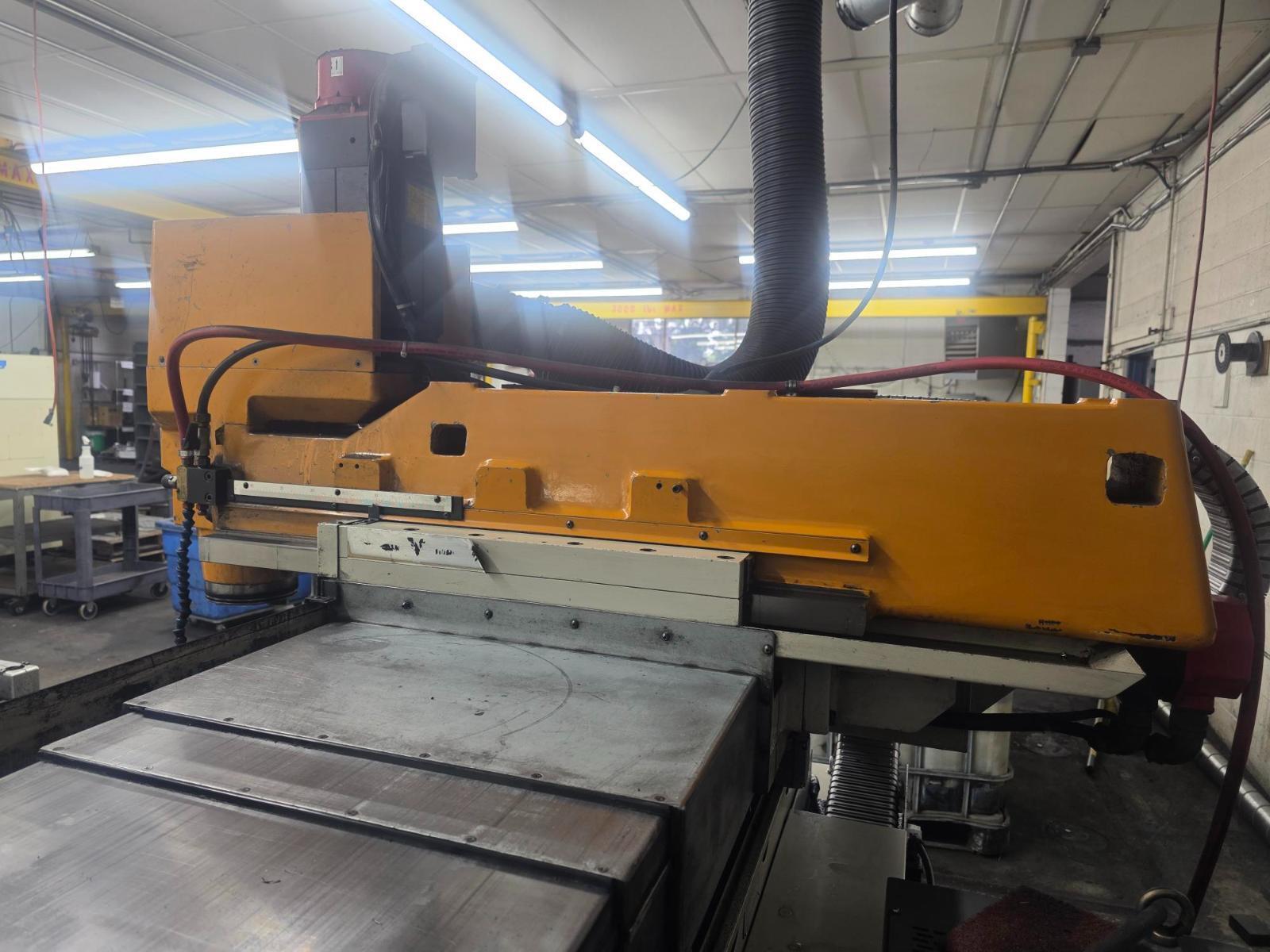 LeBlond Makino #RMC-55, Vertical Machining Center, 21.6" X, 12.6" Y, 13.8" Z, CT40, Fanuc OM, 7.5 HP, 1991 - Image 4