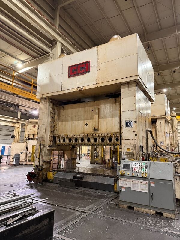 600 Ton, CCI #SE4-600-144-72, Straight Side Press, 144" x 72" bed, 14" stroke, 20-40 SPM, 1989 - Image 1