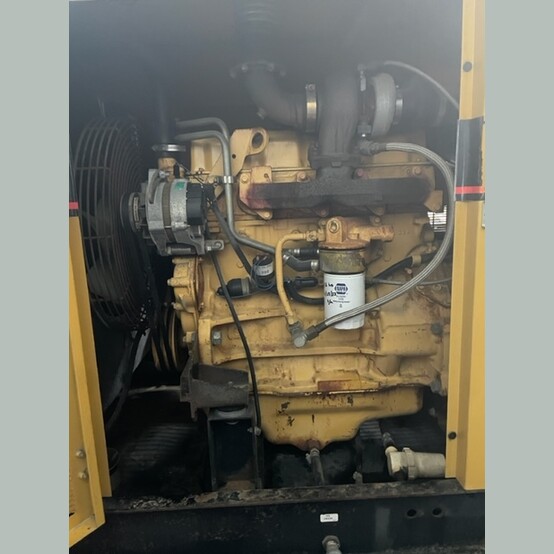80 KW Caterpillar #95A04991-S, portable diesel generator, trailer mtd, 125 gal base tank, 316.5 hours - Image 4