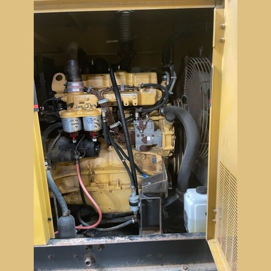 80 KW Caterpillar #95A04991-S, portable diesel generator, trailer mtd, 125 gal base tank, 316.5 hours - Image 6
