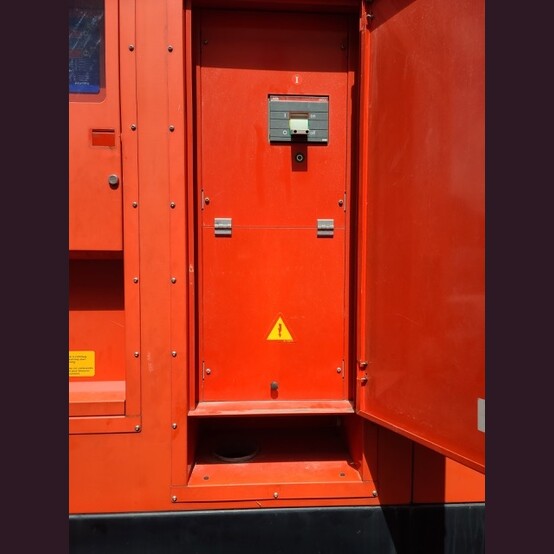 500 KW HiPower, diesel generator set, standby, sound attenuated, 920 gal base tank, Perkins 2800, Stamford - Image 5