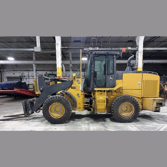 John Deere 624K, Wheel Loader, 186 HP, 60" forks, ROPS, 2016, (3 available) - Image 1