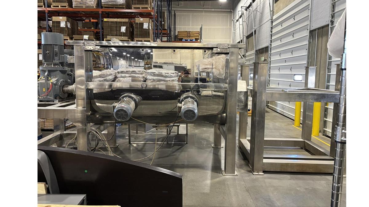 140 Cu. Ft. Jia #WLDH-4000, Ribbon Blender, w/ Choppers and 2 Gearboxes, 2020 - Image 2