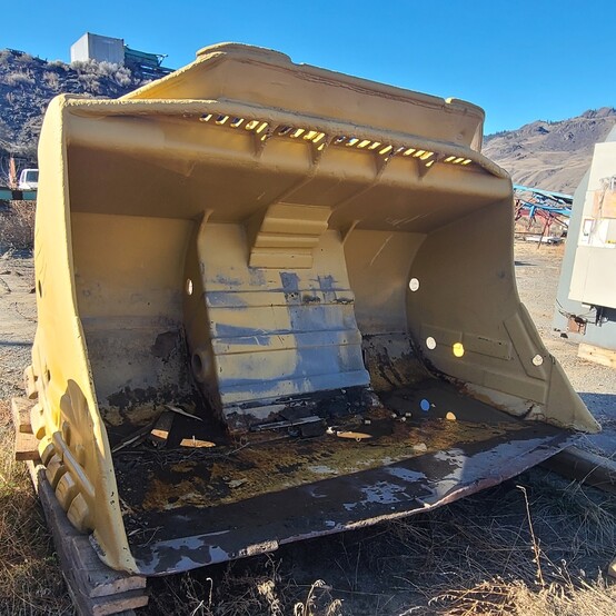 Caterpillar #R2900, Scooptram Bucket ONLY, 116" Wide - Image 1