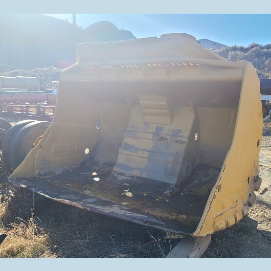 Caterpillar #R2900, Scooptram Bucket ONLY, 116" Wide - Image 3